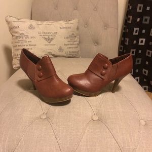 Fioni Brown Ankle Booties size 7.5